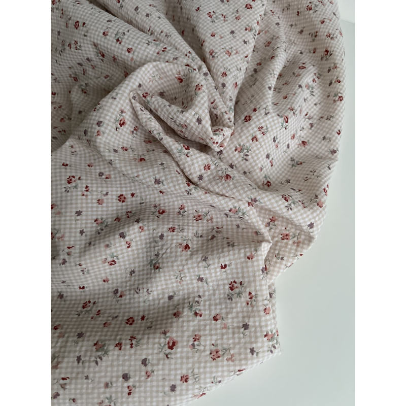 Josine - Seersucker / Coton gaufré vichy mini 2mm beige à motif fleuri Batikou - 8