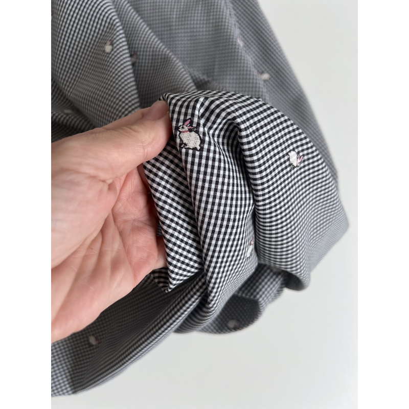 Tissu vichy coton noir et blanc 2mm broderie petits lapins Batikou - 2