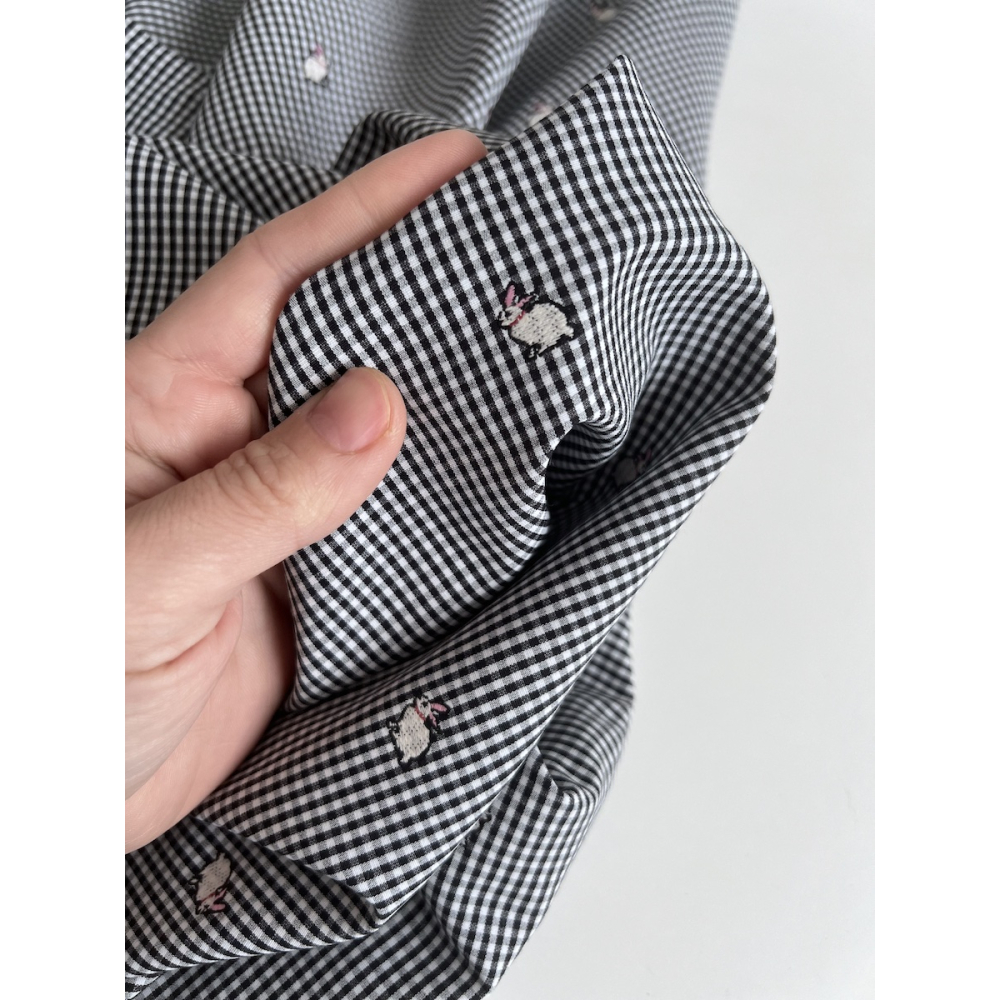 Tissu vichy coton noir et blanc 2mm broderie petits lapins Batikou - 4