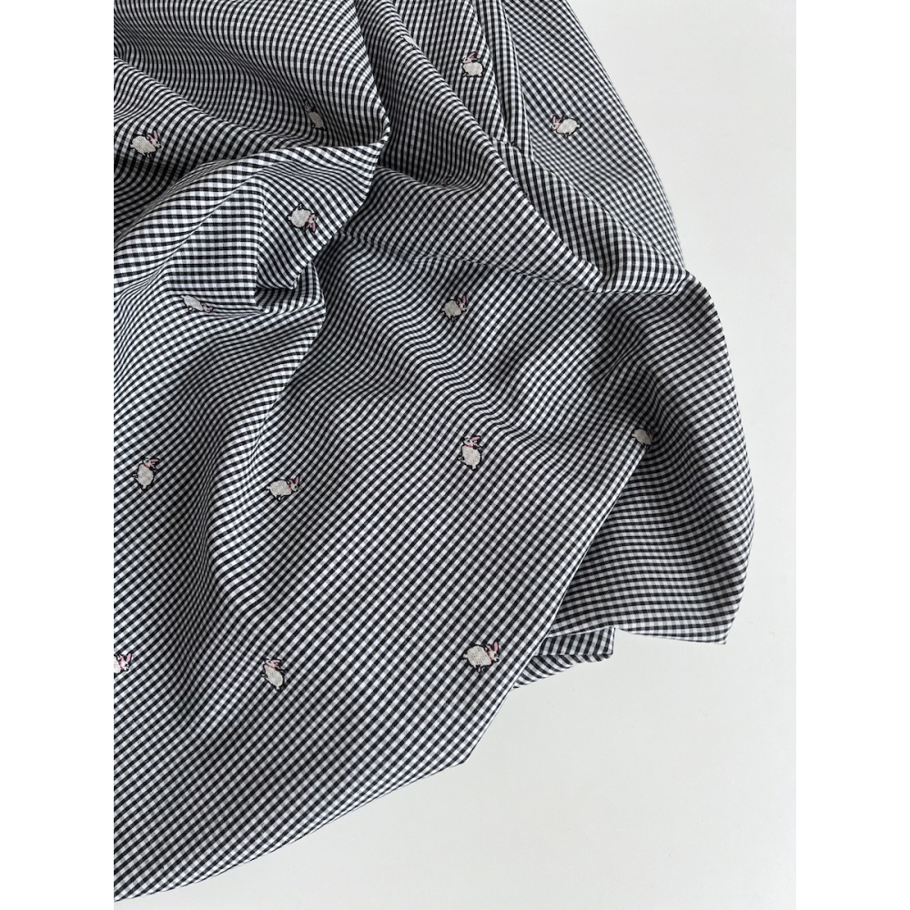 Tissu vichy coton noir et blanc 2mm broderie petits lapins Batikou - 8