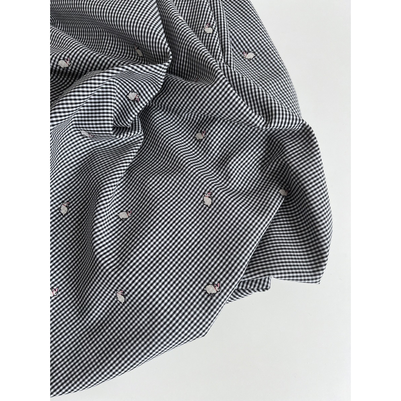 Tissu vichy coton noir et blanc 2mm broderie petits lapins Batikou - 8