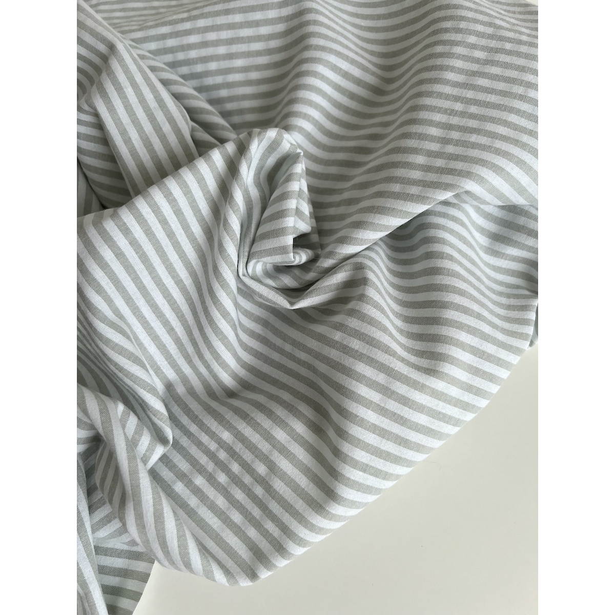 Coton gaufré à rayures coloris vert amande grisé Qualité Oeko-tex - 5