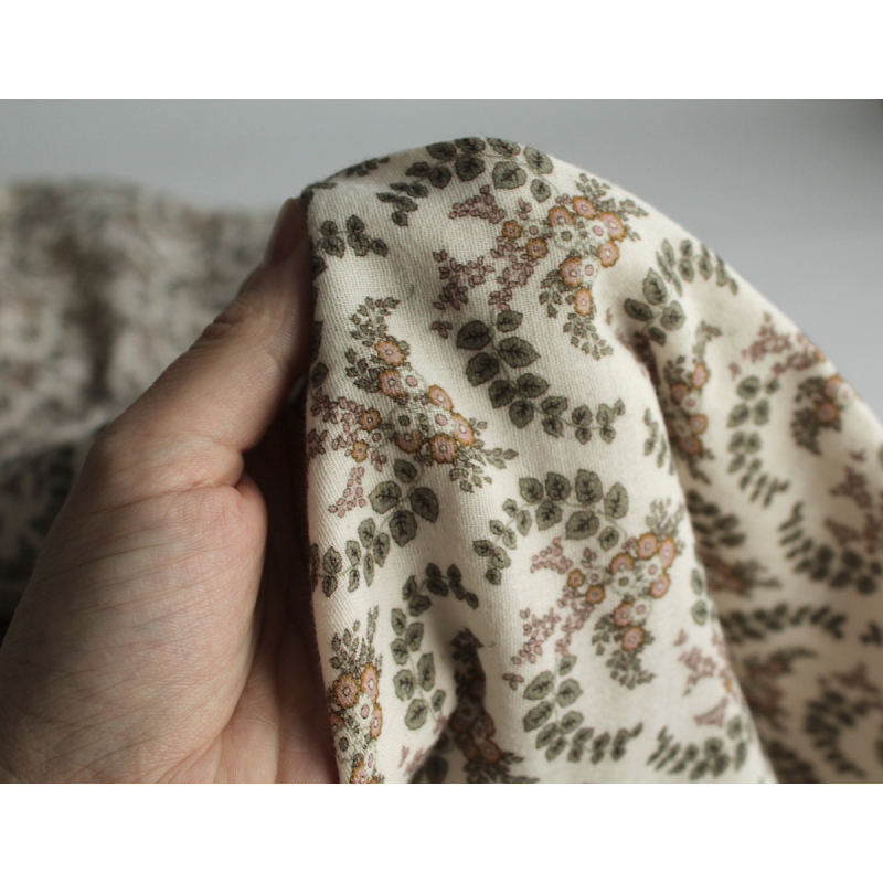 Double gaze de coton organique BIO à fleurs kaki Tissus issus de l'agriculture biologique  - 3
