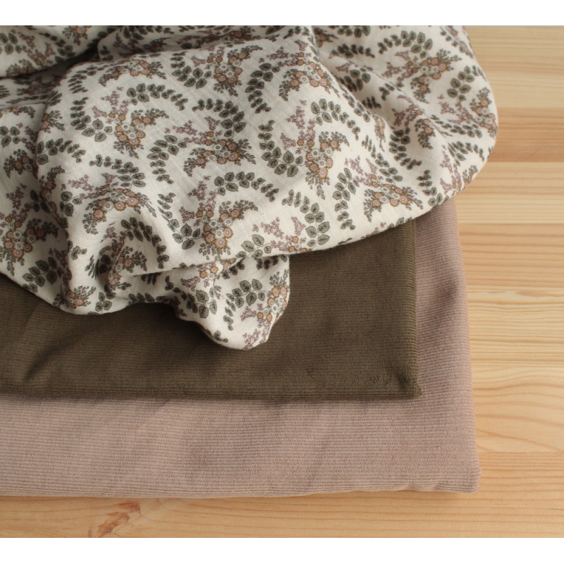 Double gaze de coton organique BIO à fleurs kaki Tissus issus de l'agriculture biologique  - 10