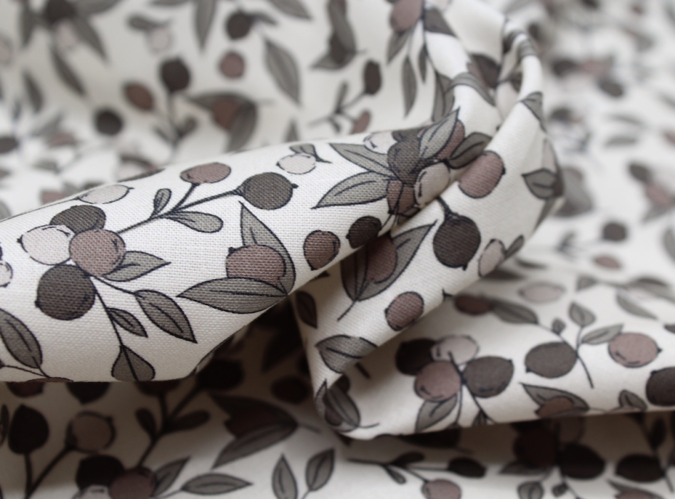 Popeline de coton douce imprimé exclusif berries / SWEET