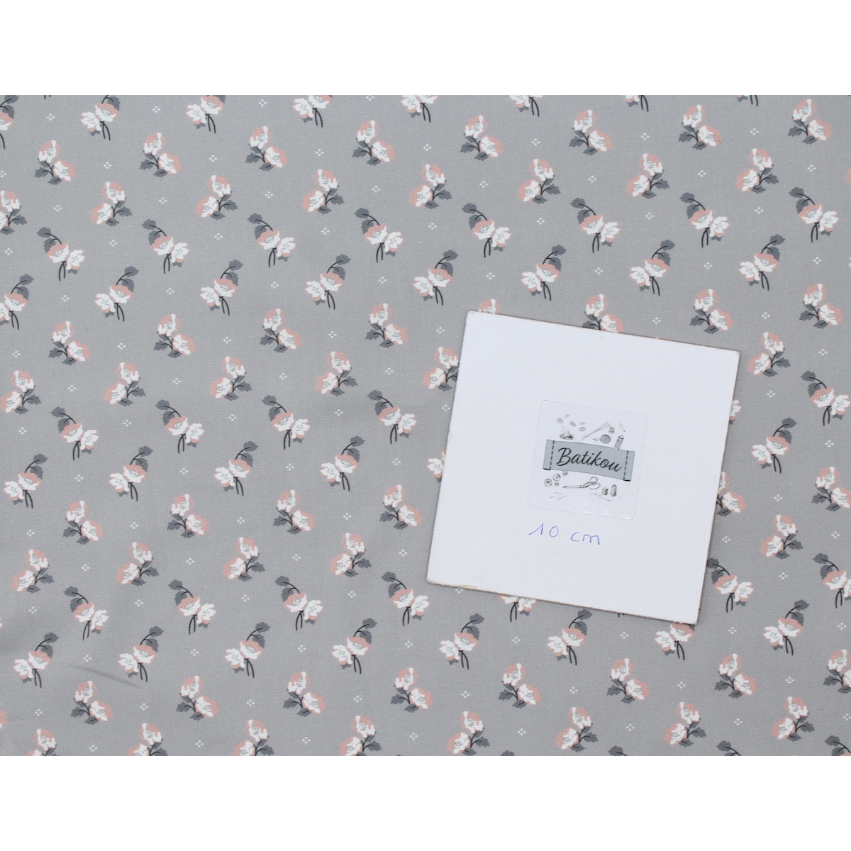 Popeline de coton BIO fine / motif fleuri exclusif Hana gris Popeline de coton BIO fine / motif fleuri exclusif Hana gris