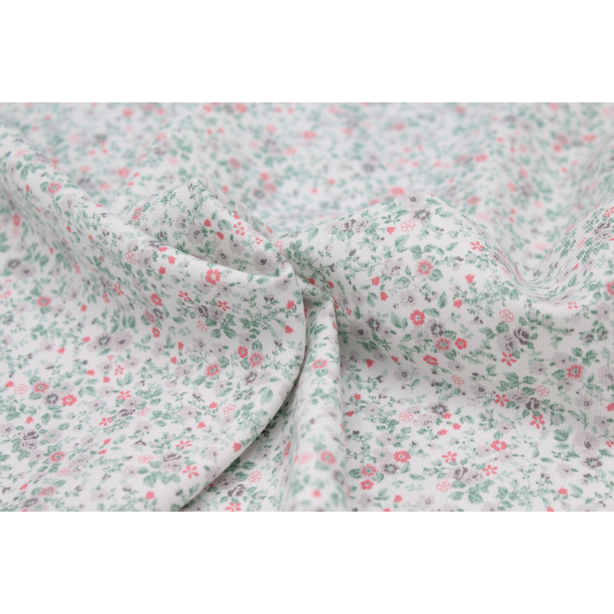 Tissu twill de coton organique imprimé fleuri Tissu twill de coton organique imprimé fleuri