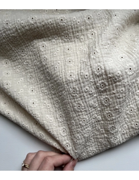 Double gaze de coton Suzy brodée coloris écru Qualité Oeko-tex - 2