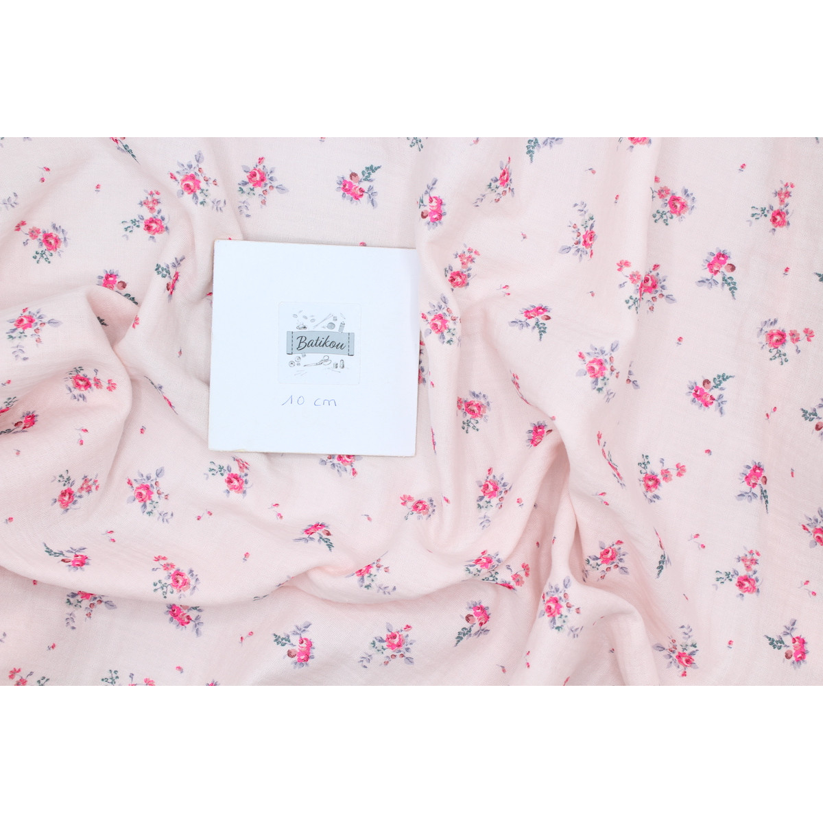 Salomé - Double gaze de coton BIO exclusif rose poudré à motifs Salomé - Double gaze de coton BIO exclusif rose poudré à motifs