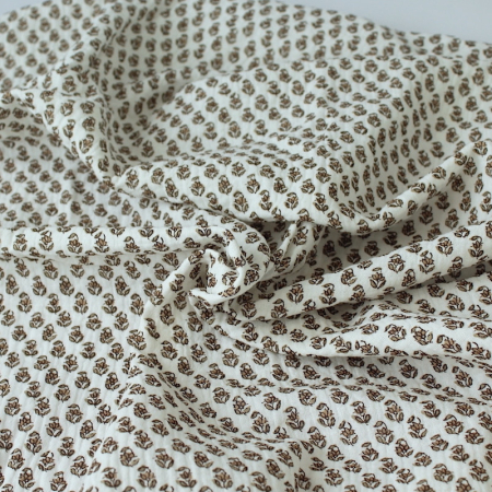 Aria -Double gaze de coton blanc cassé à motifs petites fleurs façon hand block Aria -Double gaze de coton blanc cassé à motifs petites fleurs façon hand block