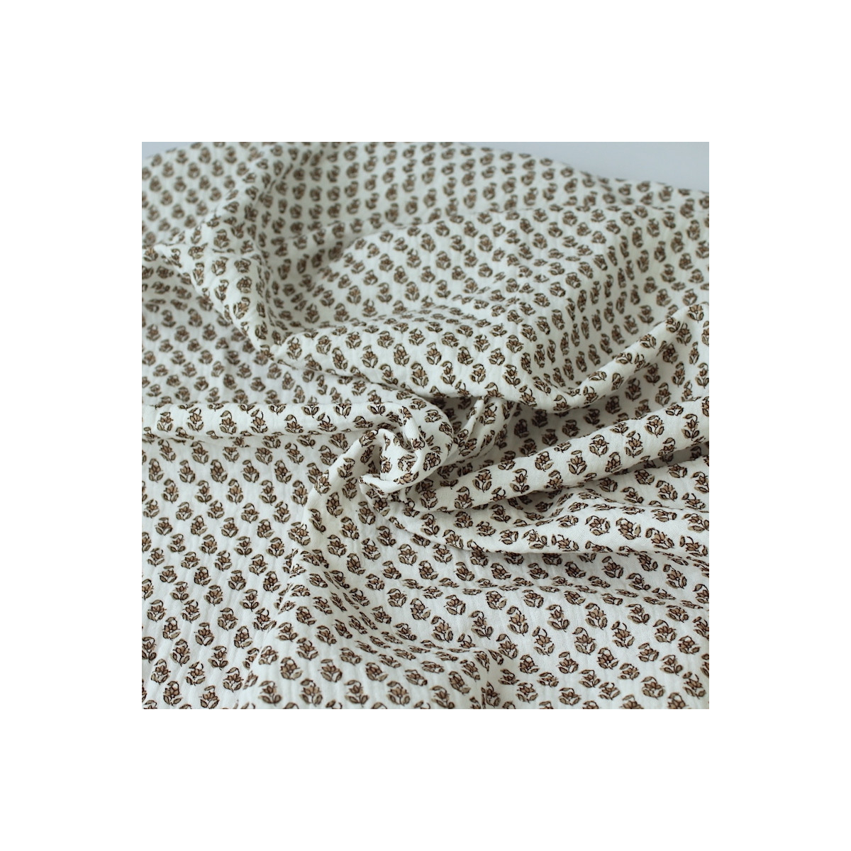 Aria -Double gaze de coton blanc cassé à motifs petites fleurs façon hand block Aria -Double gaze de coton blanc cassé à motifs petites fleurs façon hand block