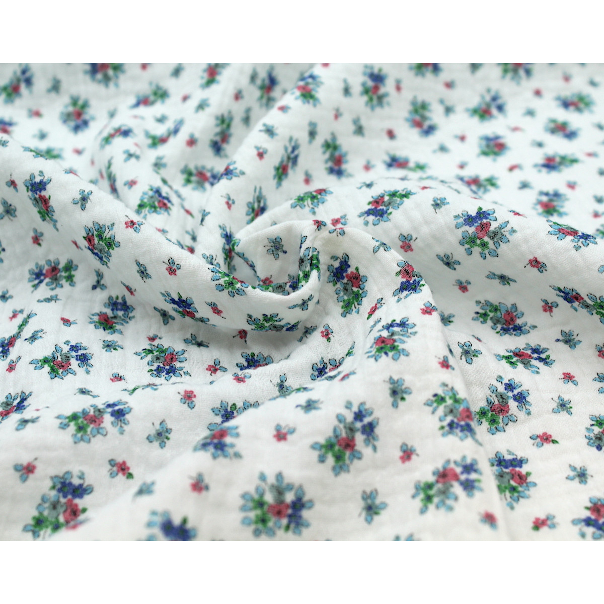Lisette - Double gaze de coton blanc cassé à motifs petites fleurs bleues Tissus issus de l'agriculture biologique  - 3 Lisette - Double gaze de coton blanc cassé à motifs petites fleurs bleues Tissus issus de l'agriculture biologique  - 3