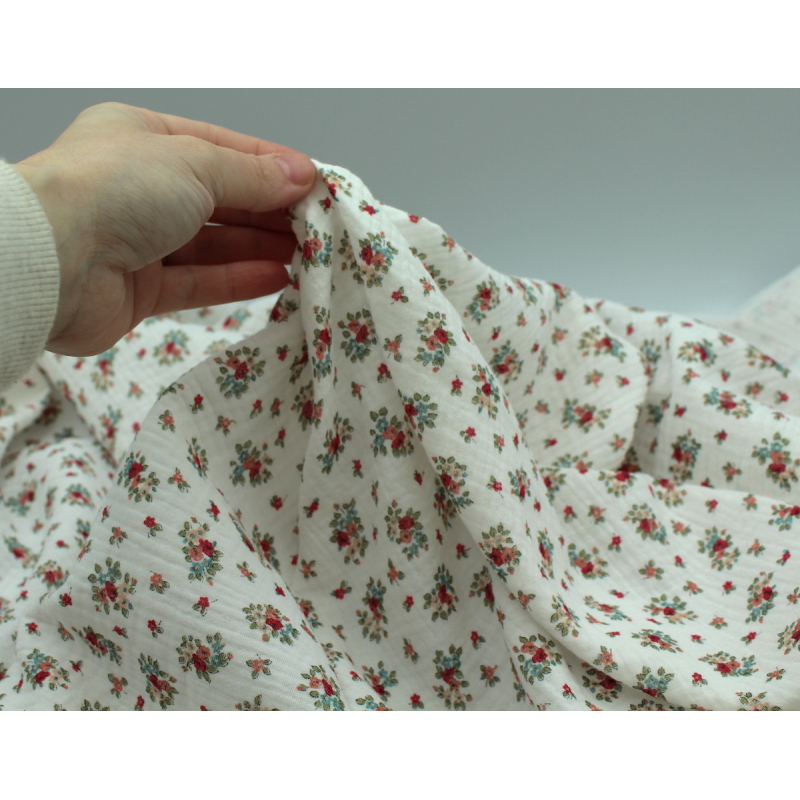 Lisette - Double gaze de coton BIO motif fleuri fond blanc Tissus issus de l'agriculture biologique  - 2