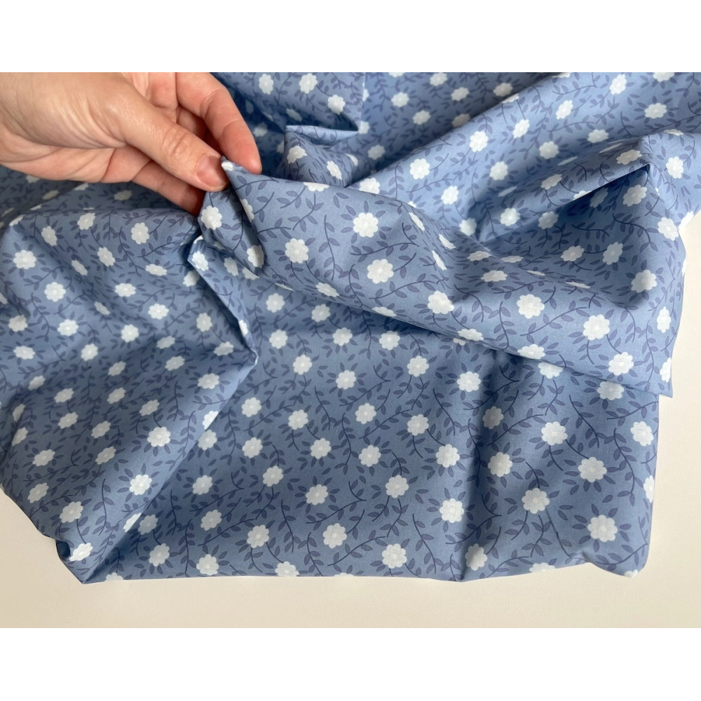 Gaspard - Batiste de coton organique imprimé fleuri fond bleu