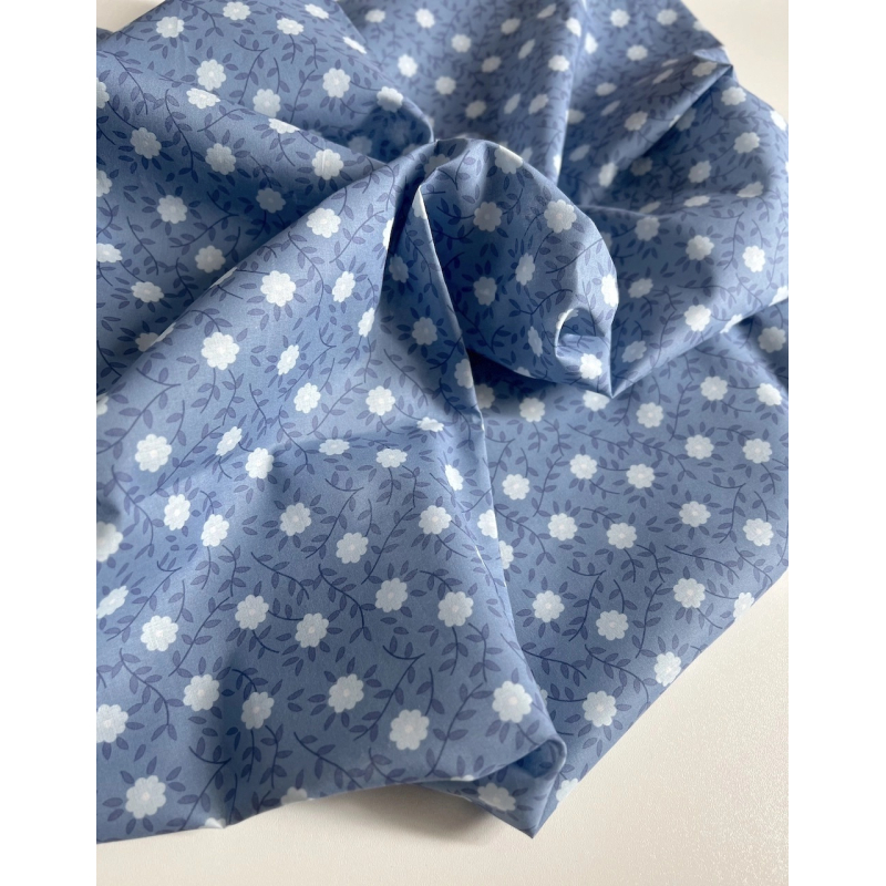 Gaspard - Batiste de coton organique imprimé fleuri fond bleu