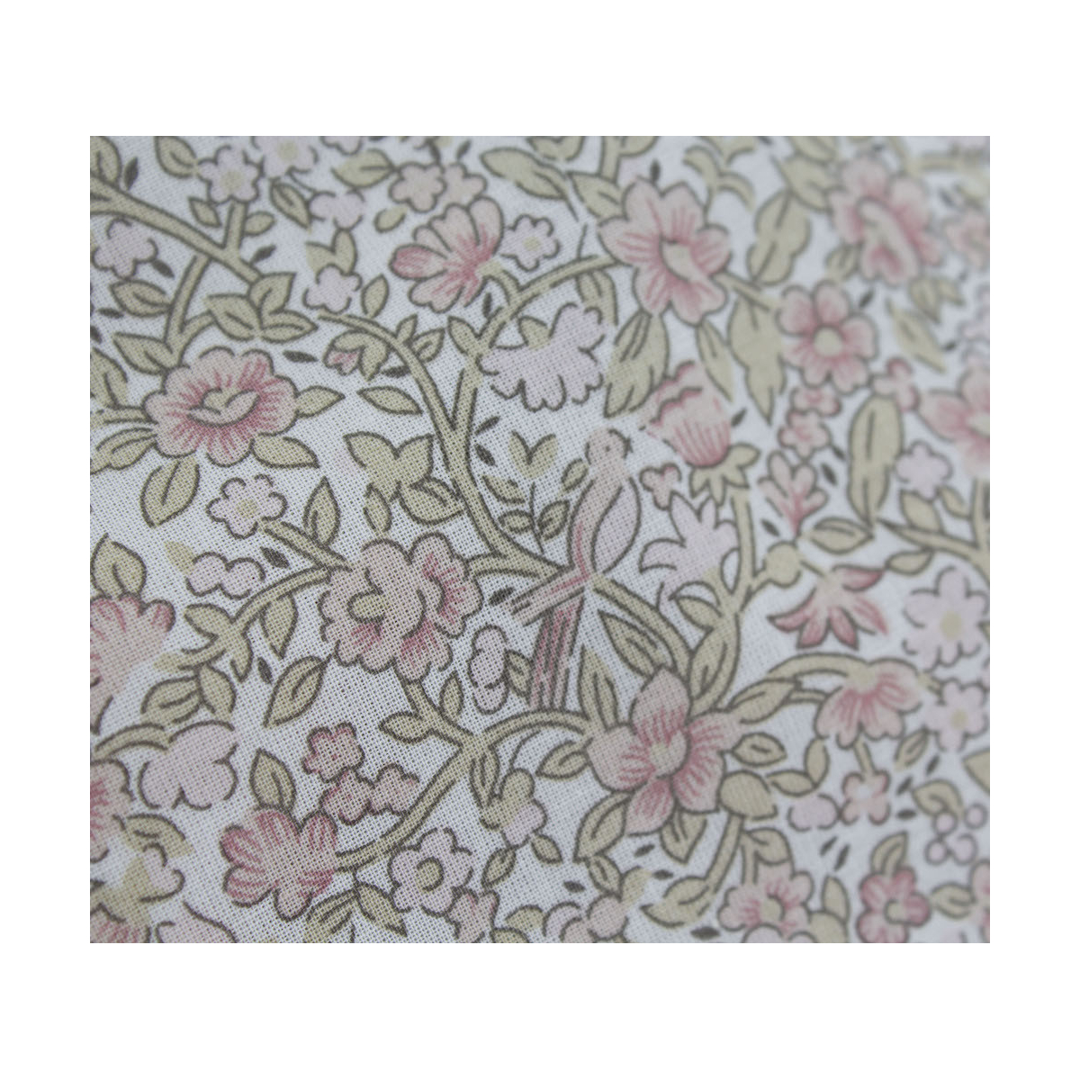 Birdy - Batiste de coton BIO imprimé exclusif Rose et vert fané Birdy - Batiste de coton BIO imprimé exclusif Rose et vert fané