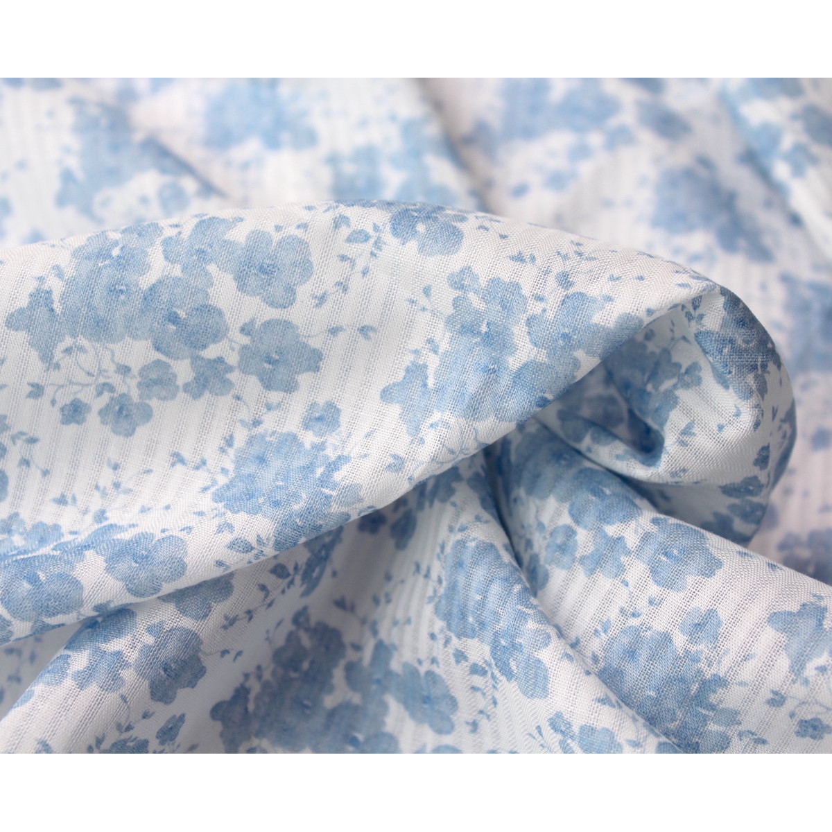 Voile de coton organique rayé imprimé fleuri bleu faïence Tissus issus de l'agriculture biologique  - 2 Voile de coton organique rayé imprimé fleuri bleu faïence Tissus issus de l'agriculture biologique  - 2
