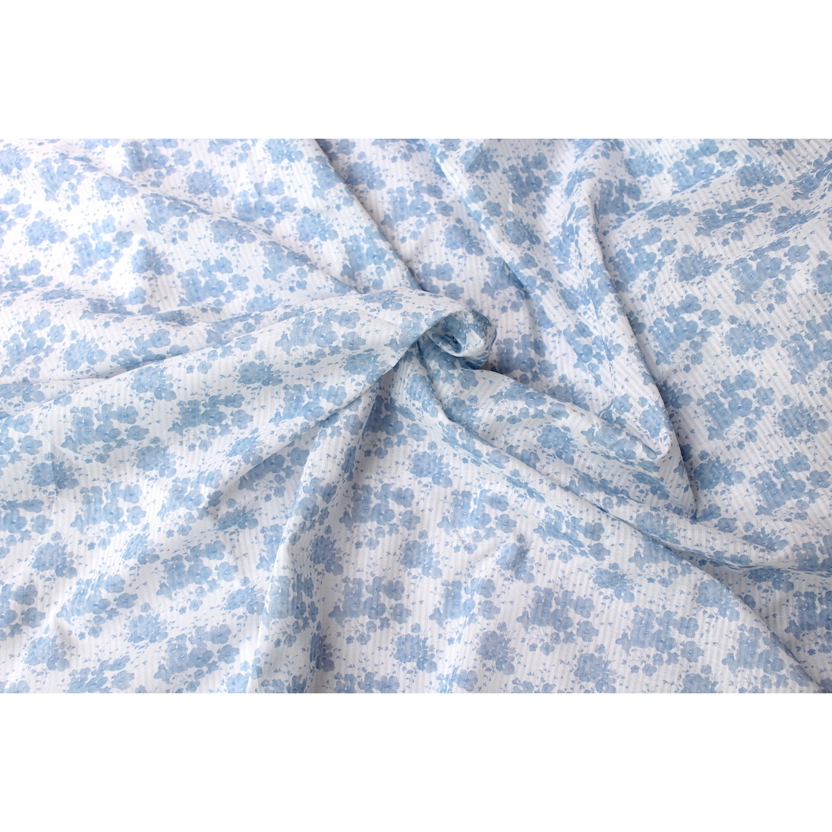 Voile de coton organique rayé imprimé fleuri bleu faïence Tissus issus de l'agriculture biologique  - 4 Voile de coton organique rayé imprimé fleuri bleu faïence Tissus issus de l'agriculture biologique  - 4