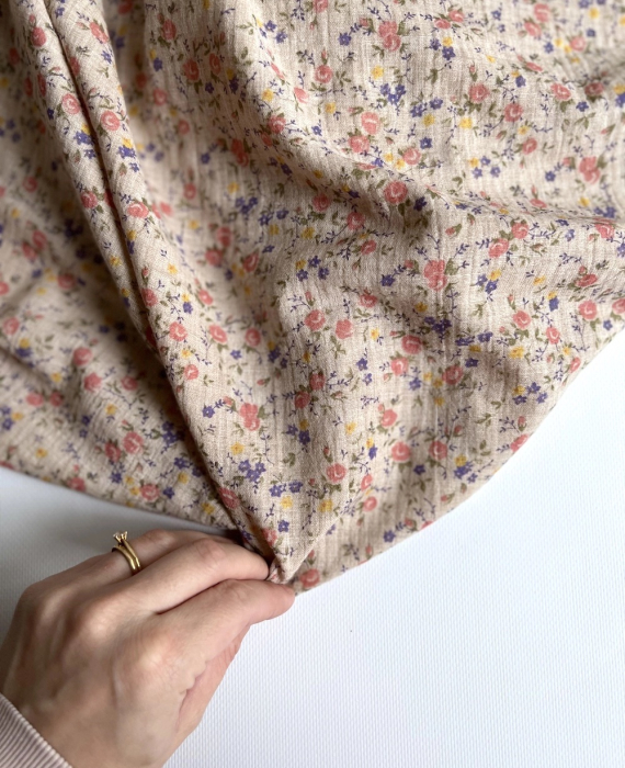 Idalie - Double gaze de coton BIO chiné coloris beige fleuri