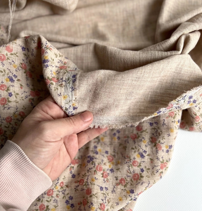 Idalie - Double gaze de coton BIO chiné coloris beige fleuri