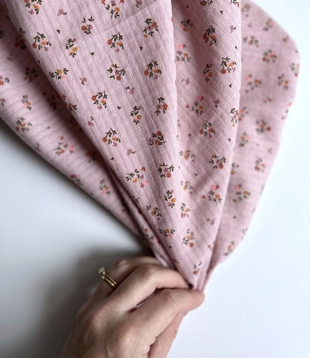 Seersucker / Coton gaufré doux rose thé motif fleuri Batikou - 3