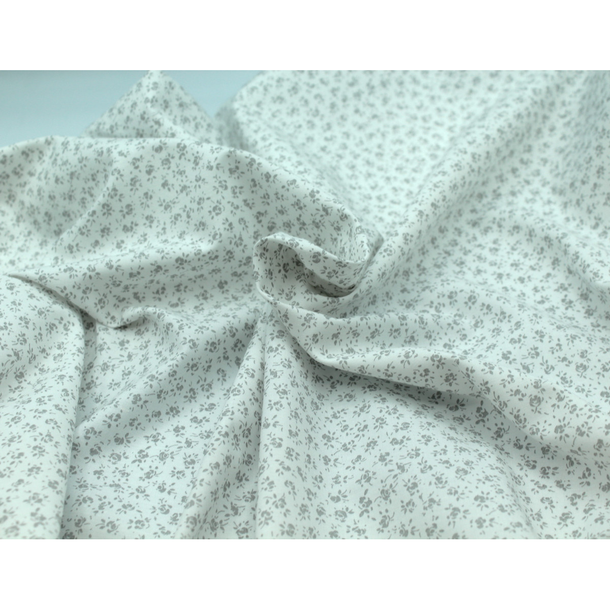 Popeline de coton douce coloris fleuri gris fond lait qualité SWEET