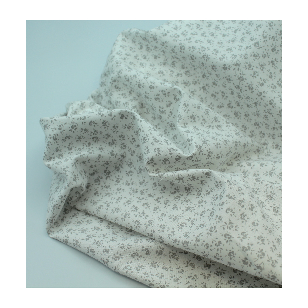 Popeline de coton douce coloris fleuri gris fond lait qualité SWEET