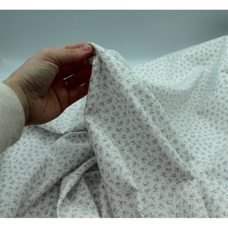 Popeline de coton douce coloris fleuri gris fond lait qualité SWEET