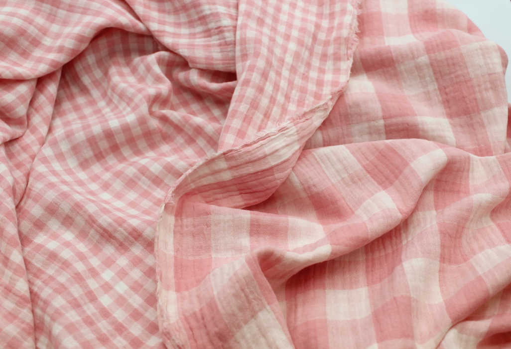 Double gaze de coton double face réversible vichy rose malabar Tissus issus de l'agriculture biologique  - 2
