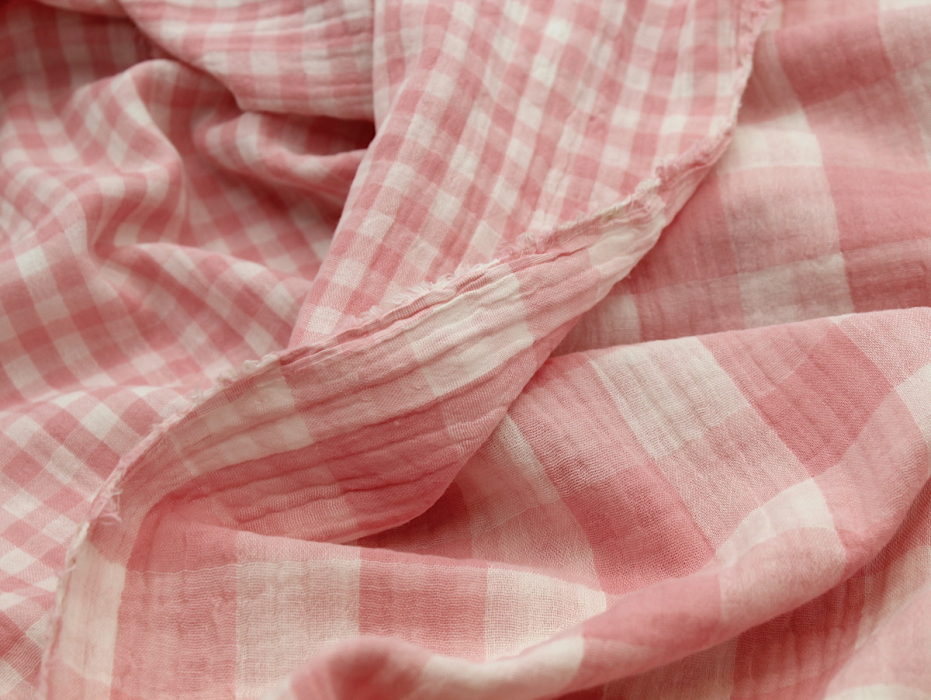 Double gaze de coton double face réversible vichy rose malabar Tissus issus de l'agriculture biologique  - 5