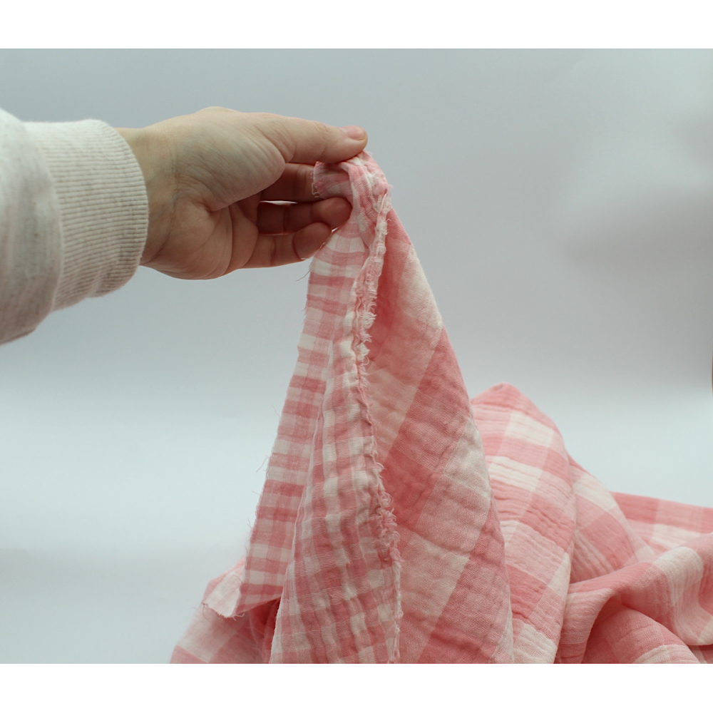 Double gaze de coton double face réversible vichy rose malabar Tissus issus de l'agriculture biologique  - 7