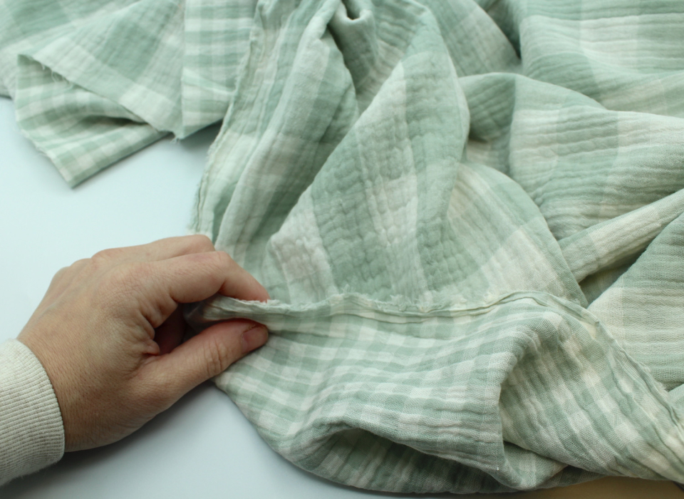 Double gaze de coton double face vichy vert tendre