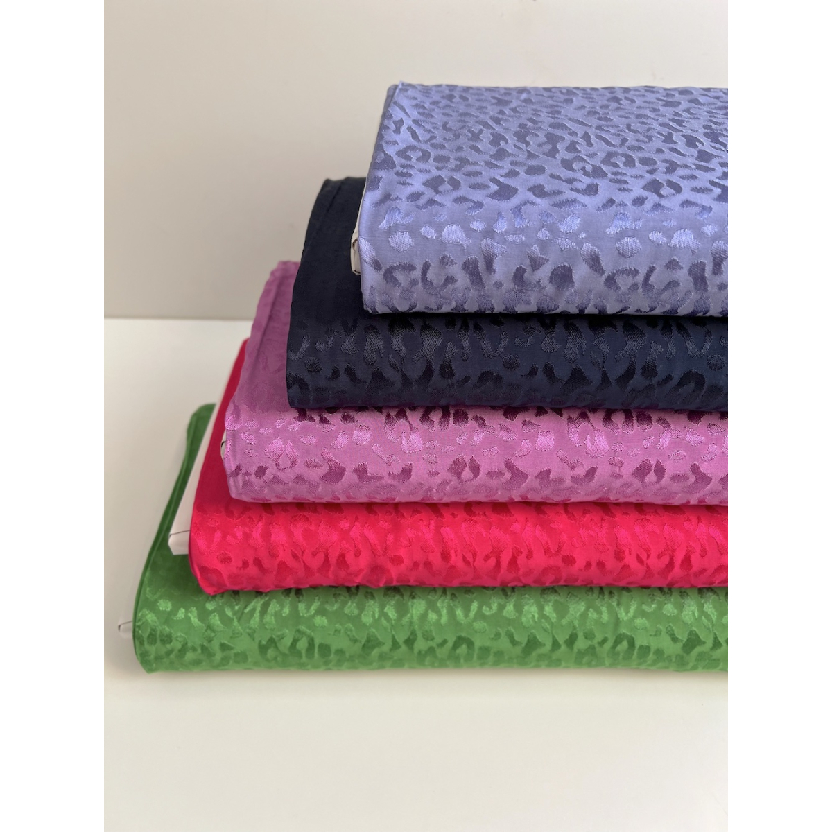 Lea - Viscose tissage jacquard graou / léopard bleu marine Batikou - 10