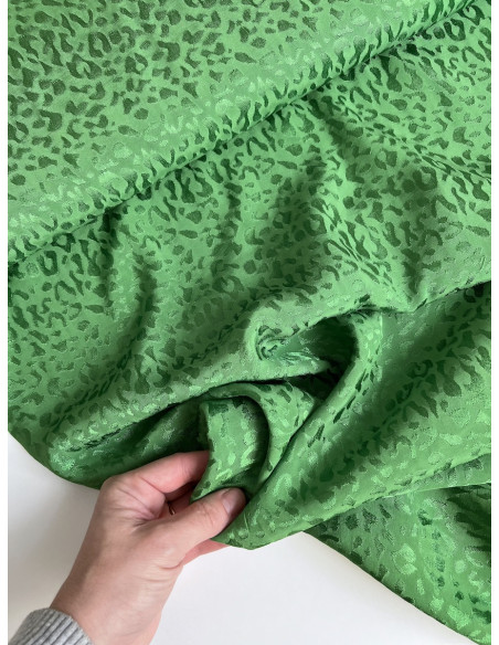 Lea - Viscose tissage jacquard graou / léopard vert garden Batikou - 5