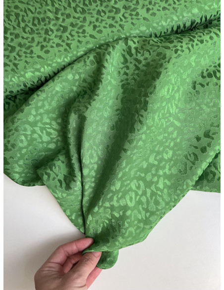 Lea - Viscose tissage jacquard graou / léopard vert garden Batikou - 7
