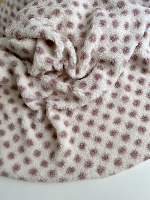 Teddy Sherpa bouclé fond écru clair motif pois vieux rose Mailles - 9