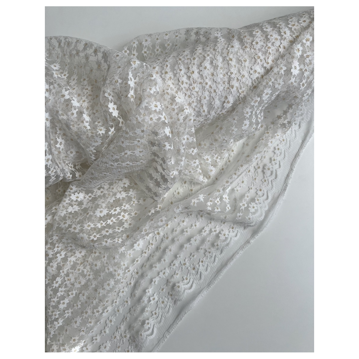Tulle souple crème marguerites dorées Batikou - 4 Tulle souple crème marguerites dorées Batikou - 4