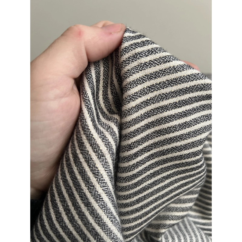 Viscose rayures chinées noires, écru et lurex doré Batikou - 3