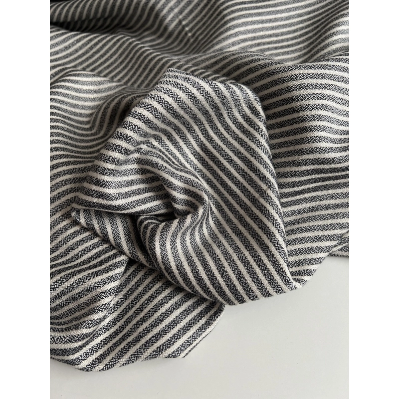 Viscose rayures chinées noires, écru et lurex doré Batikou - 6