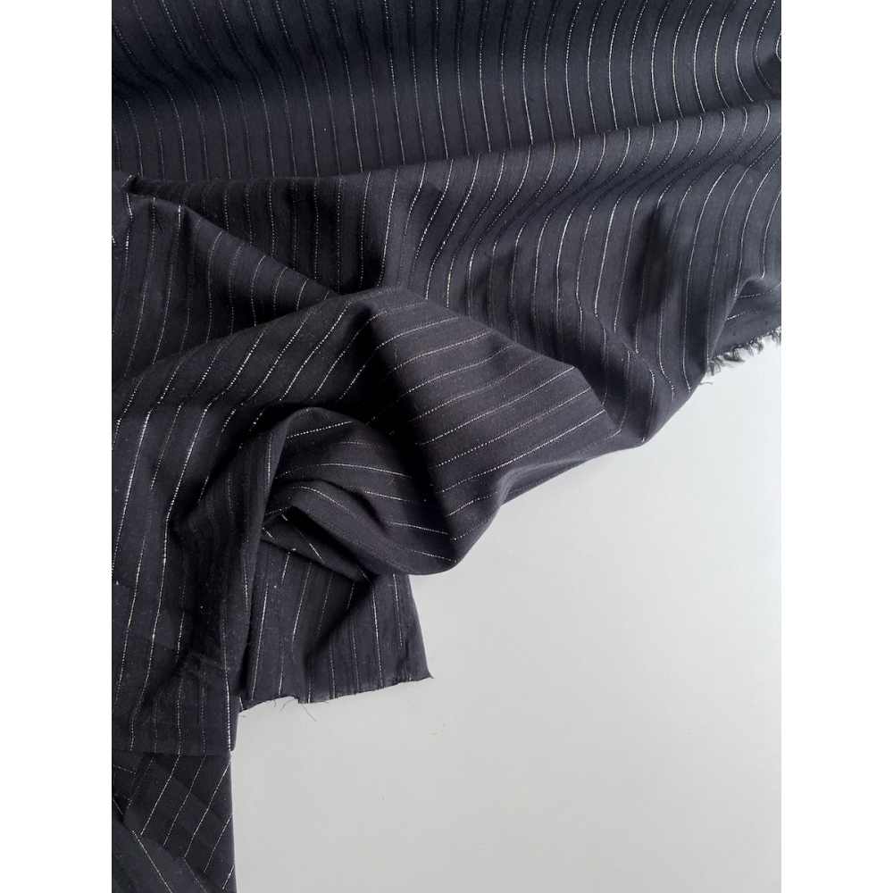 Coton tissage texturé noir avec fils argentés et dorée Batikou - 6