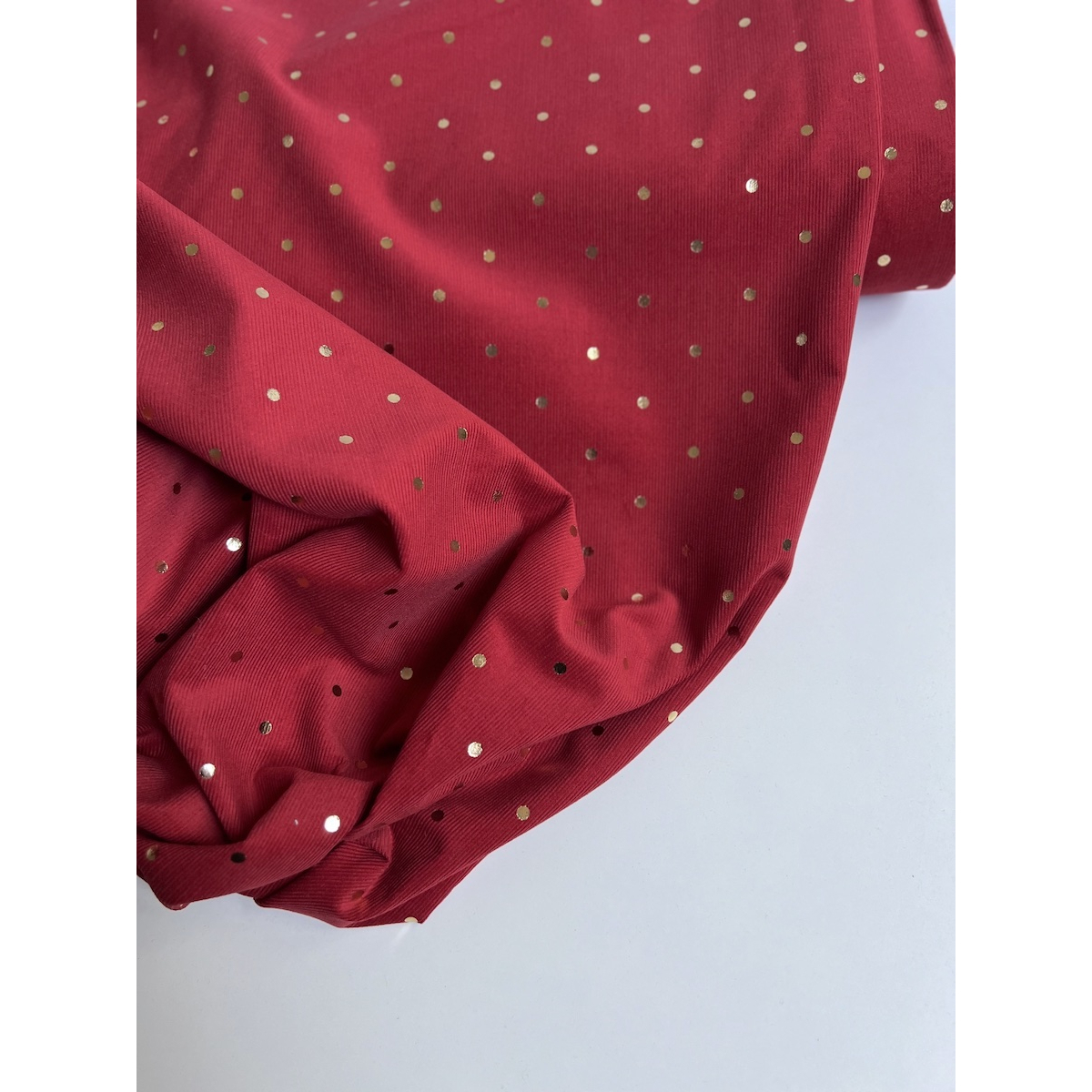 Romane - Velours milleraies coton rouge imprimé pois dorés  - 4 Romane - Velours milleraies coton rouge imprimé pois dorés  - 4
