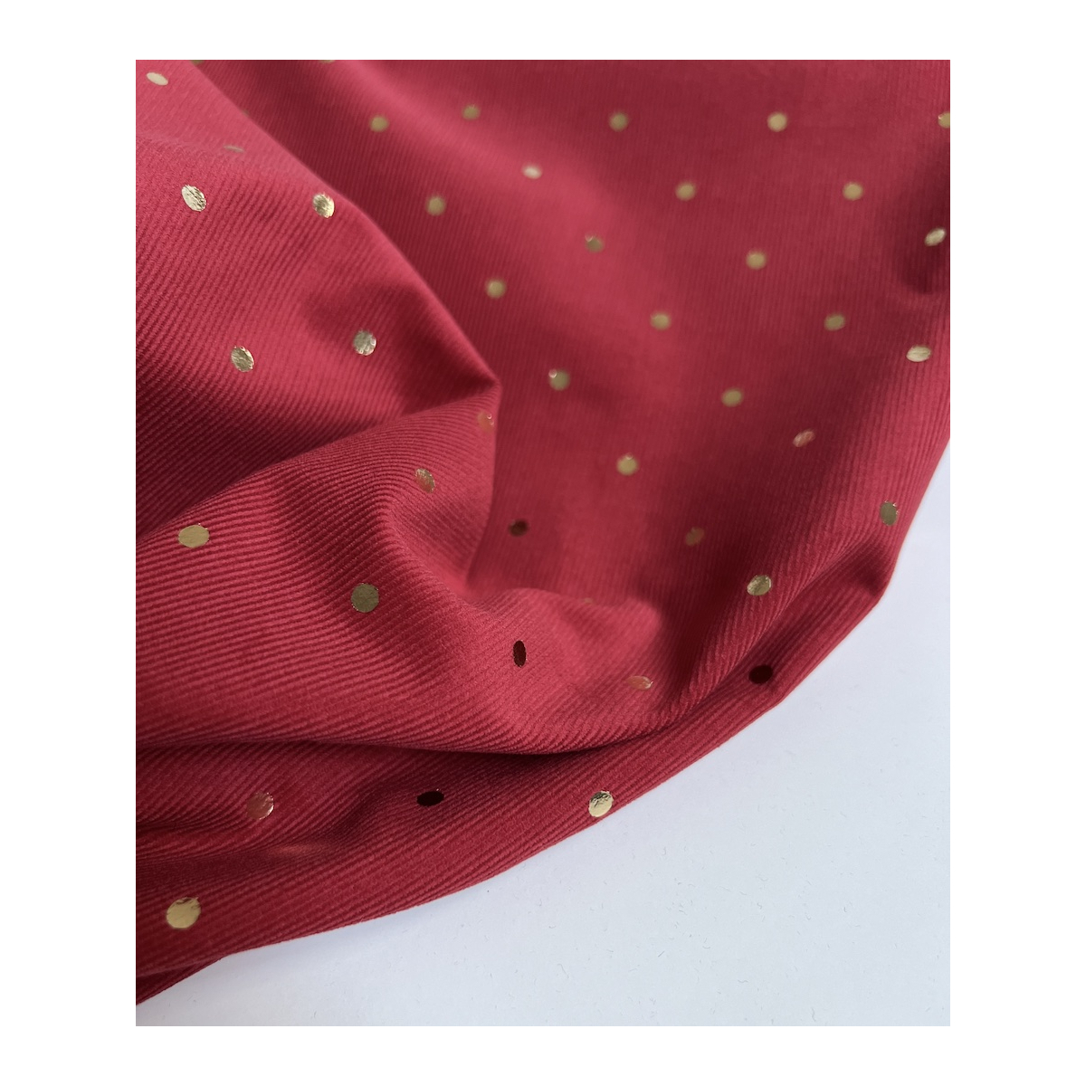 Romane - Velours milleraies coton rouge imprimé pois dorés  - 5 Romane - Velours milleraies coton rouge imprimé pois dorés  - 5