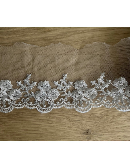 Galon Broderie Argentée sur Tulle 90mm x1m Batikou - 3
