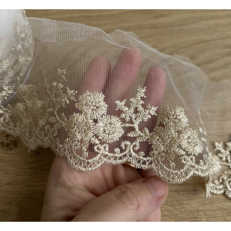 Galon Broderie Or sur Tulle 90mm x1m Batikou - 2 Galon Broderie Or sur Tulle 90mm x1m Batikou - 2