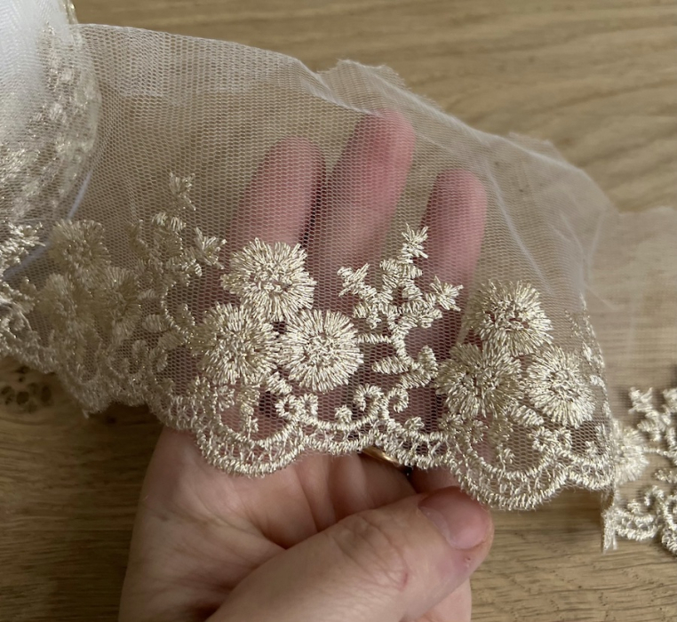 Galon Broderie Or sur Tulle 90mm x1m Batikou - 2