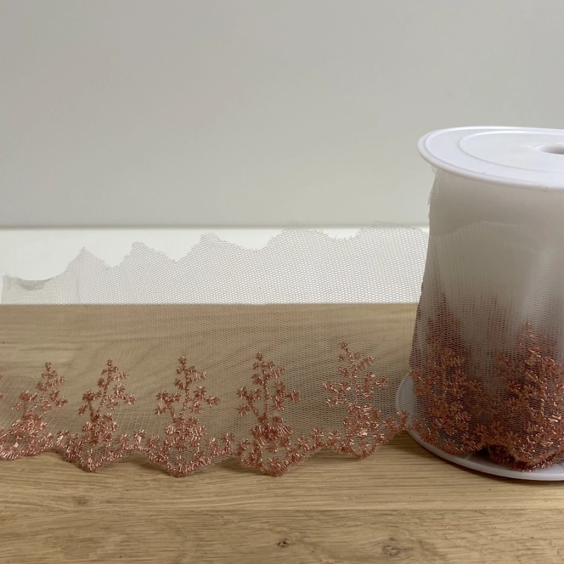 Galon Broderie Métallique rose cuivré sur Tulle 80mm x1m Batikou - 1