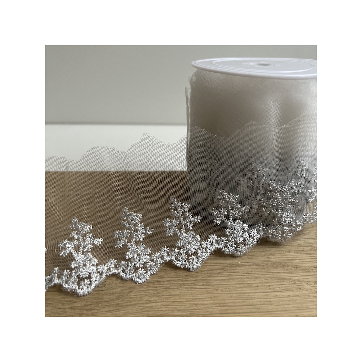 Galon broderie métallique argent sur tulle 80mm x1m Batikou - 1 Galon broderie métallique argent sur tulle 80mm x1m Batikou - 1