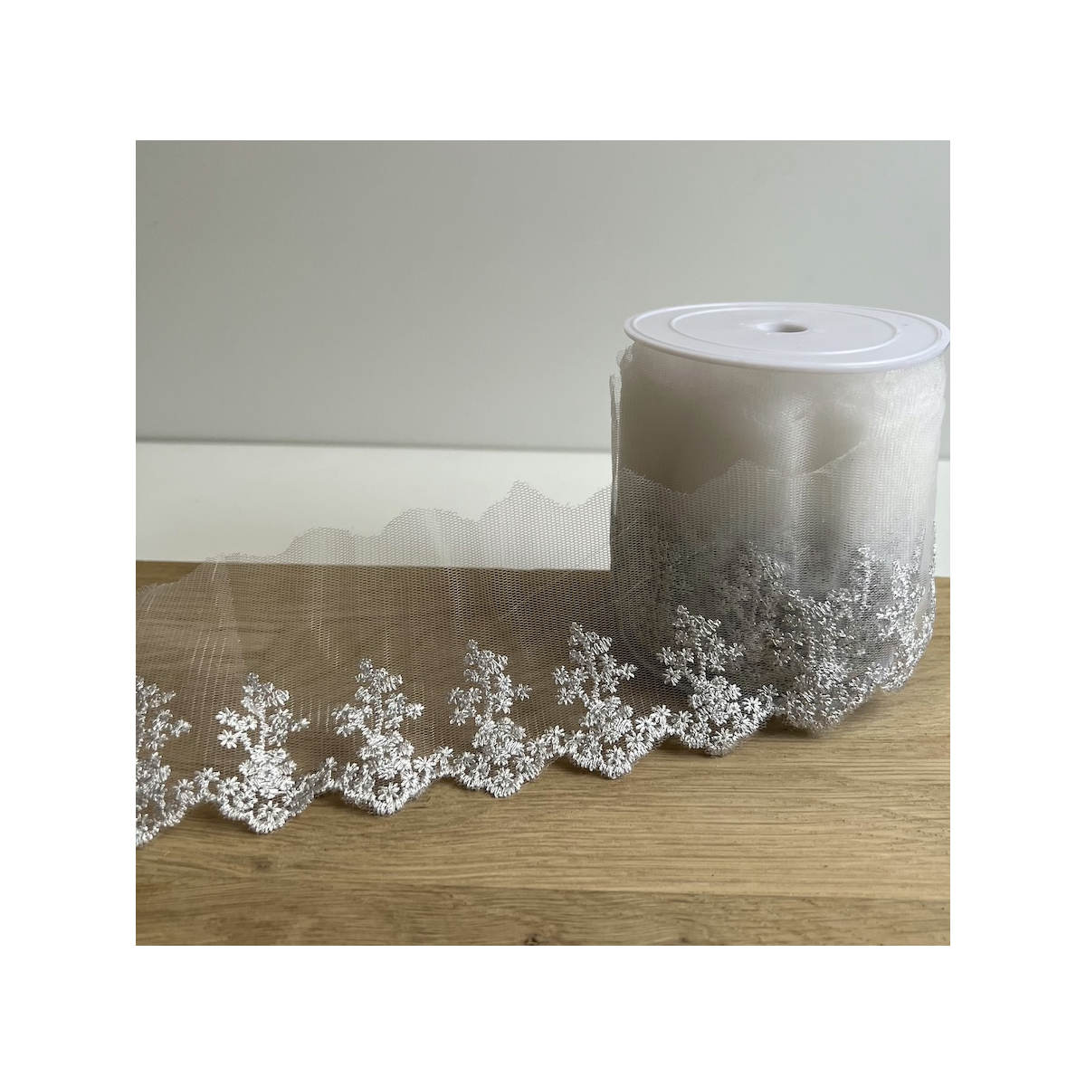 Galon broderie métallique argent sur tulle 80mm x1m Batikou - 3 Galon broderie métallique argent sur tulle 80mm x1m Batikou - 3