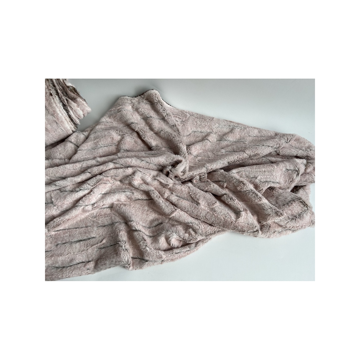 Fausse fourrure luxe coloris rose doux Mailles - 4 Fausse fourrure luxe coloris rose doux Mailles - 4