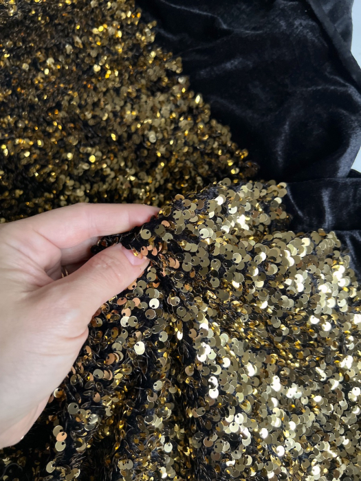Sequins dorés sur velours noir Batikou - 6